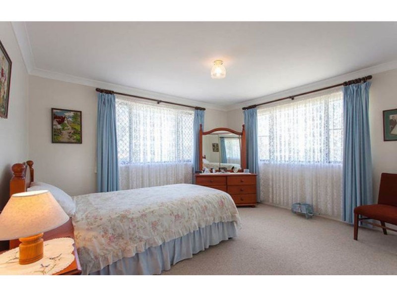 17 Mott Crescent, Rockville QLD 4350