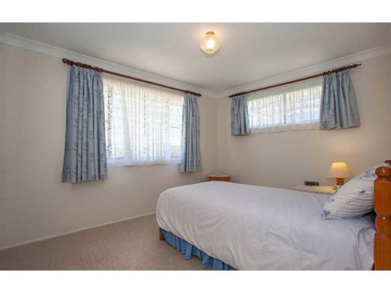 17 Mott Crescent, Rockville QLD 4350