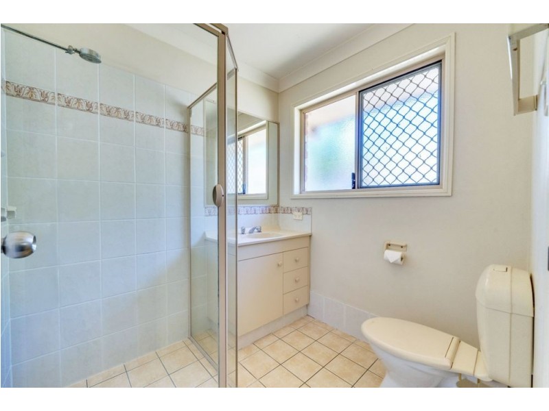 2 Selwyn Close, Forest Lake QLD 4078