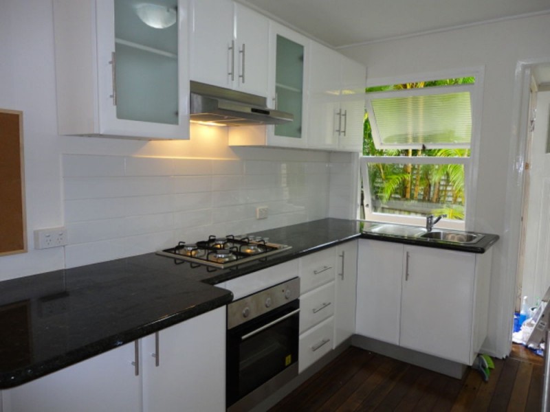 2/49 Daphne Street, Grange QLD 4051