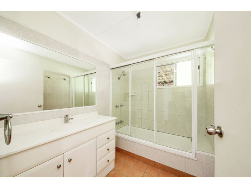 17 Knutsford Street, Chermside West QLD 4032