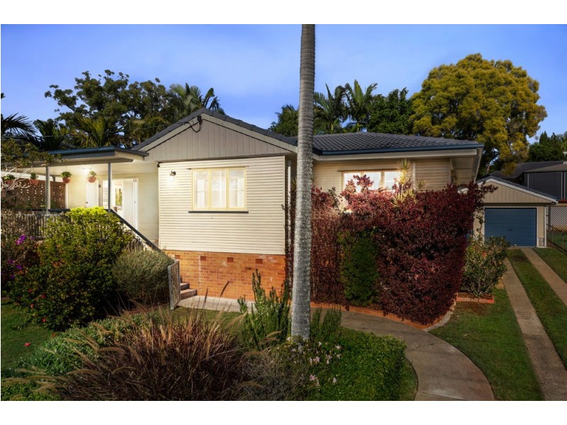 3 David Road, Holland Park QLD 4121