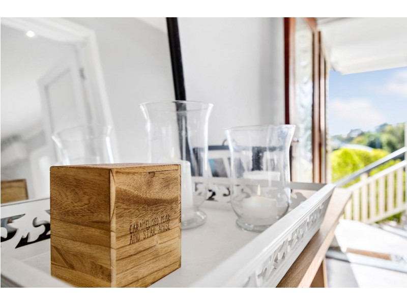 3 David Road, Holland Park QLD 4121