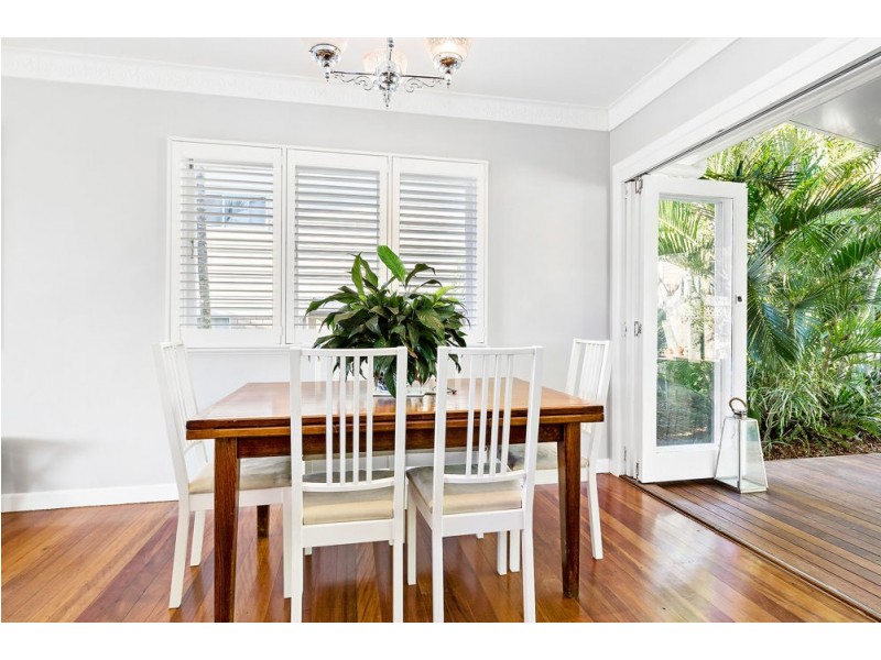 3 David Road, Holland Park QLD 4121