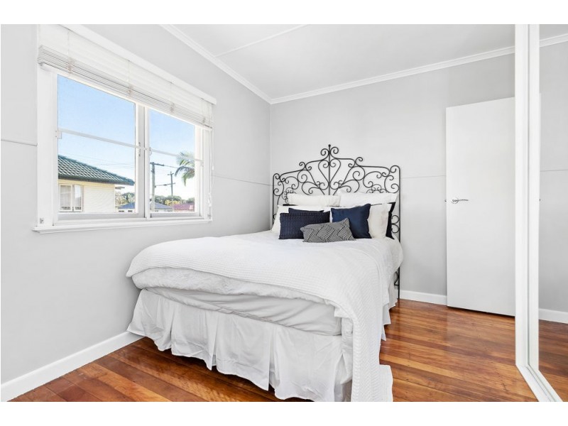 3 David Road, Holland Park QLD 4121