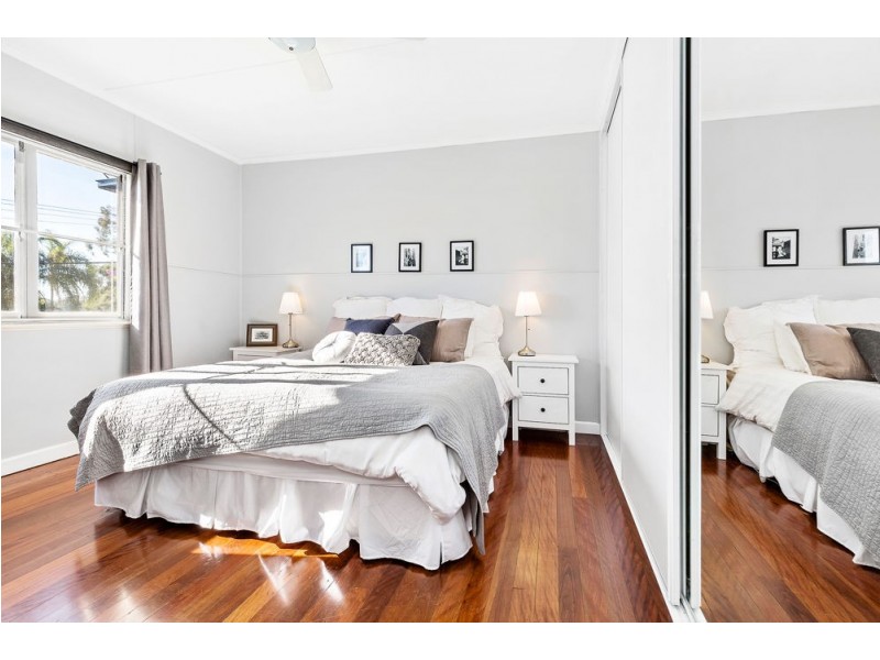 3 David Road, Holland Park QLD 4121