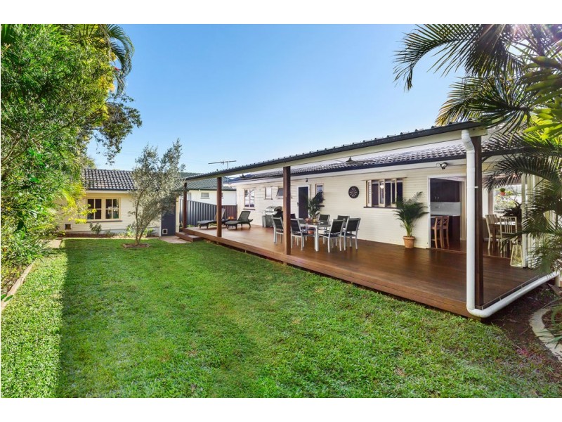 3 David Road, Holland Park QLD 4121