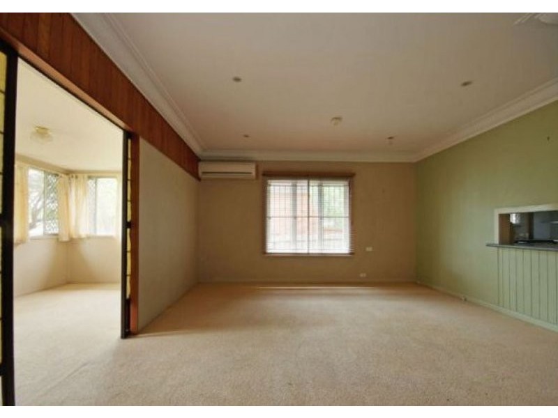 15 Ellerdale Street, Aspley QLD 4034