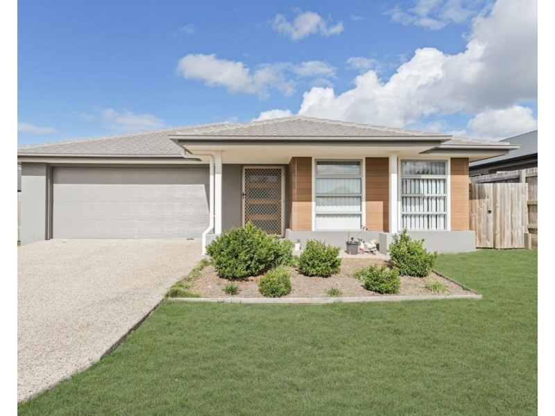 26 Muller St, Redland Bay QLD 4165