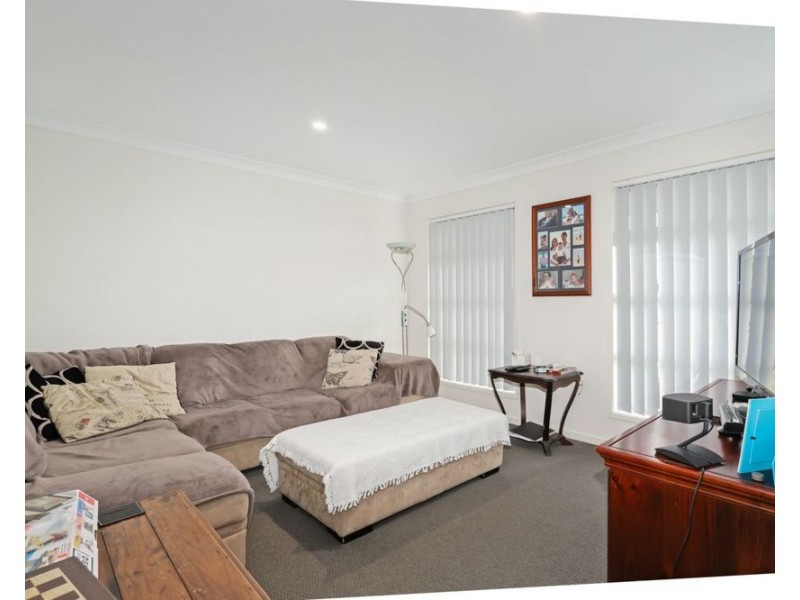 26 Muller St, Redland Bay QLD 4165