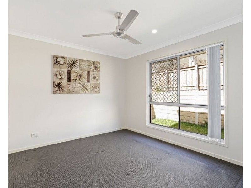 26 Muller St, Redland Bay QLD 4165