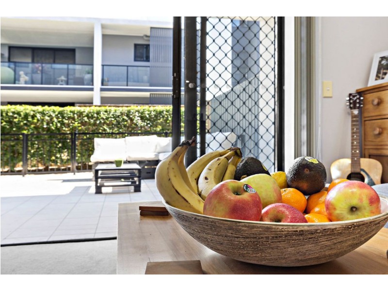 10/70 Norman Crescent, Norman Park QLD 4170