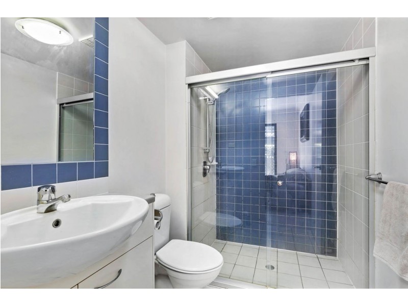 10/70 Norman Crescent, Norman Park QLD 4170