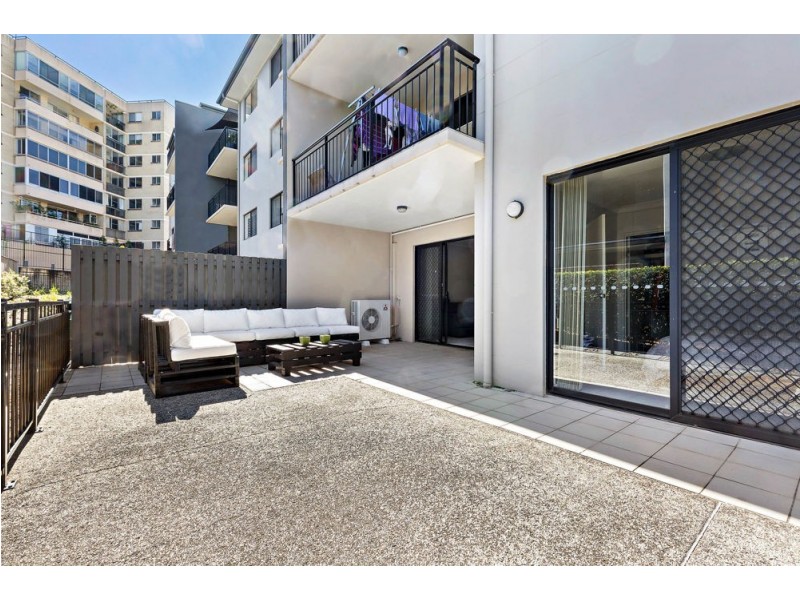 10/70 Norman Crescent, Norman Park QLD 4170