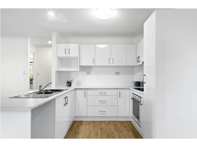 1 Sunbury Street, Harristown QLD 4350