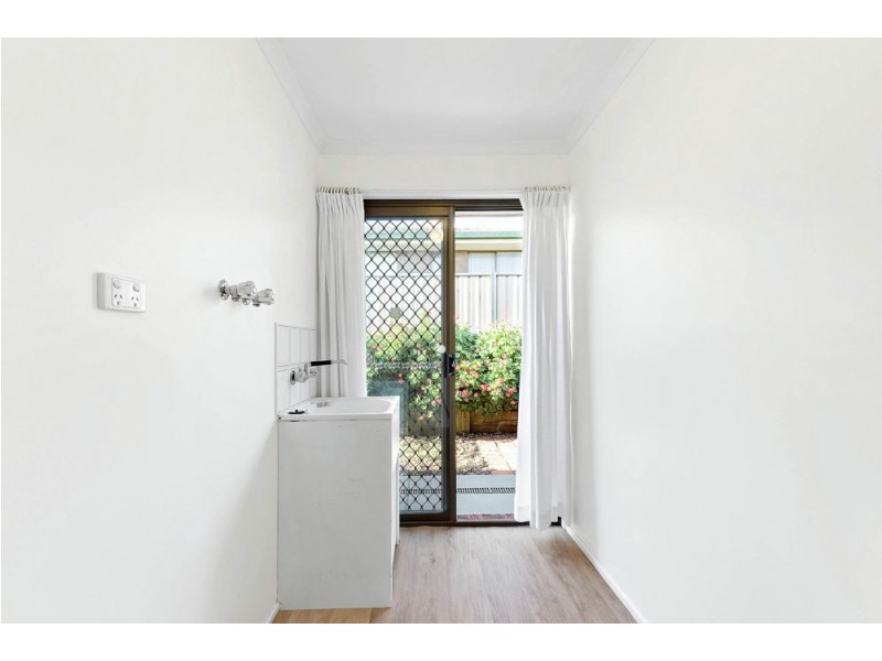 1 Sunbury Street, Harristown QLD 4350