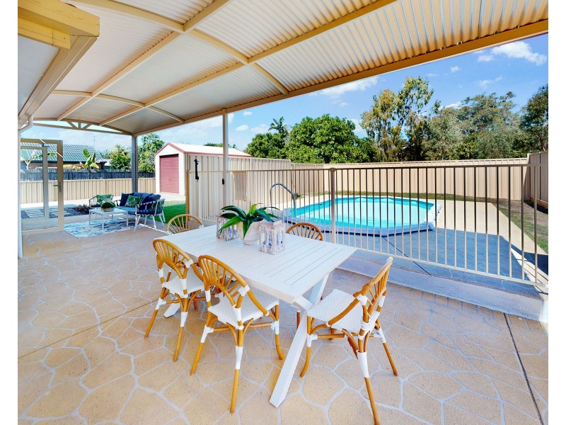 5 Intrepid Crt, Beachmere QLD 4510