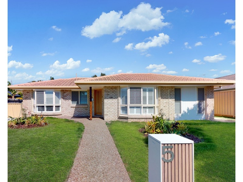 5 Intrepid Crt, Beachmere QLD 4510