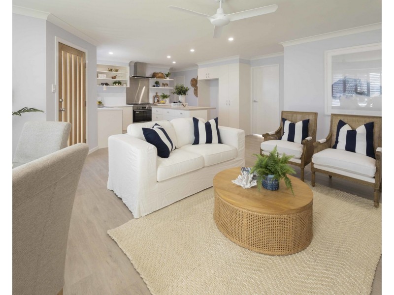 5 Intrepid Crt, Beachmere QLD 4510