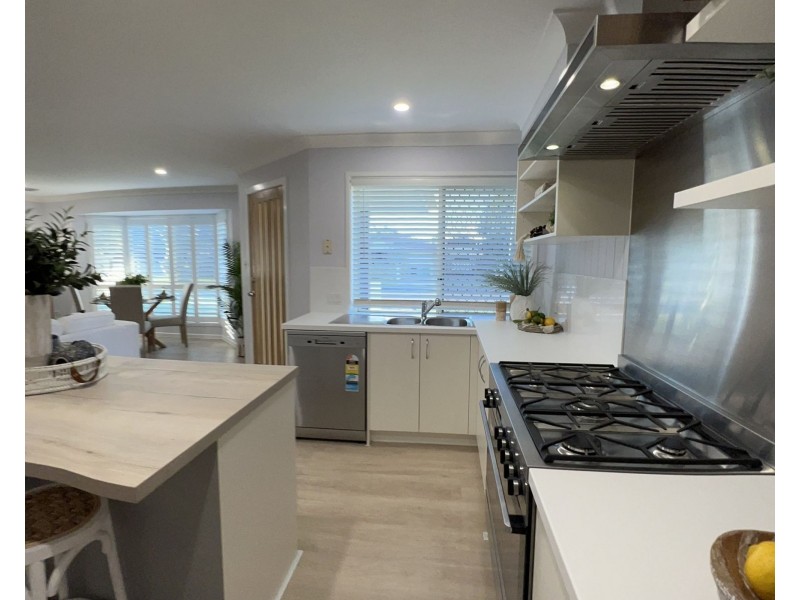 5 Intrepid Crt, Beachmere QLD 4510