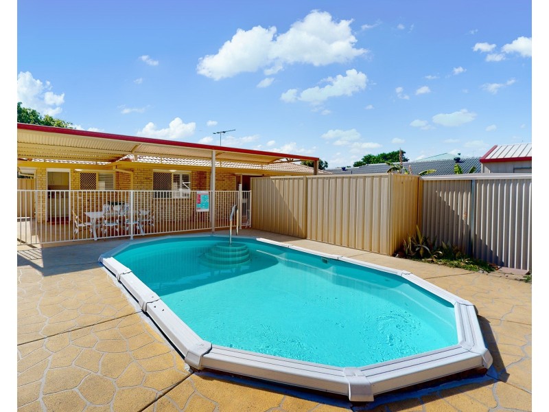 5 Intrepid Crt, Beachmere QLD 4510
