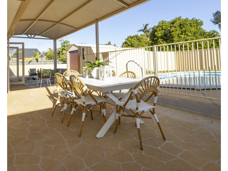 5 Intrepid Crt, Beachmere QLD 4510
