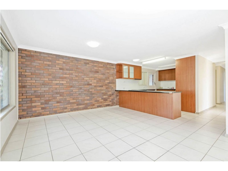 1 McCracken Street, Wishart QLD 4122