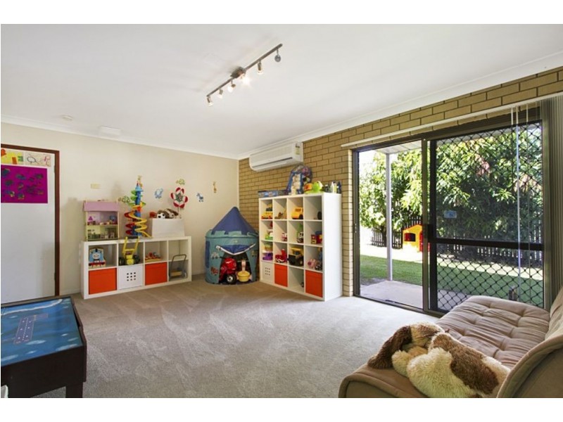 21 Mondra Street, Kenmore Hills QLD 4069