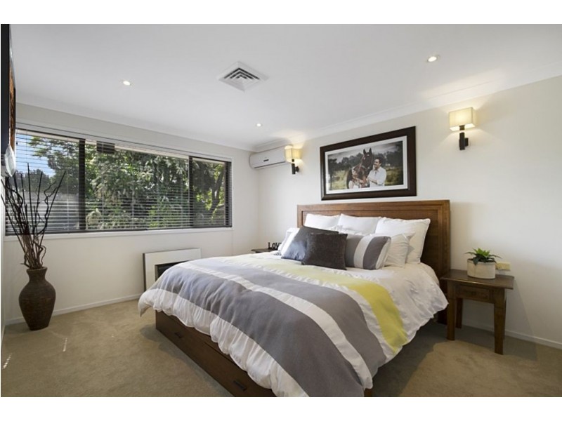 21 Mondra Street, Kenmore Hills QLD 4069