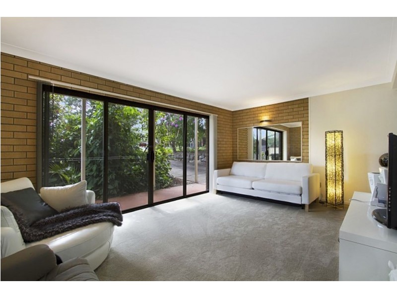 21 Mondra Street, Kenmore Hills QLD 4069