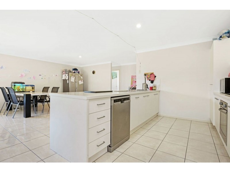 6 Paperbark Drive, Glenvale QLD 4350