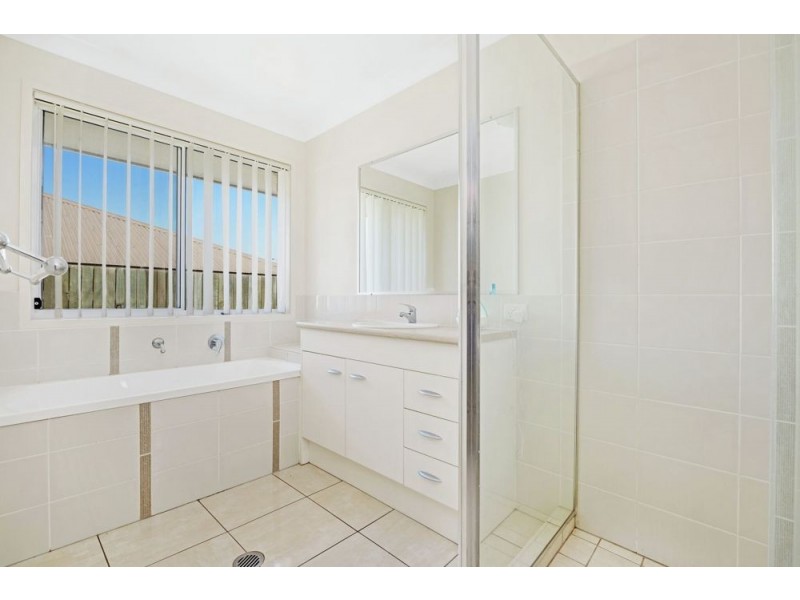 6 Paperbark Drive, Glenvale QLD 4350