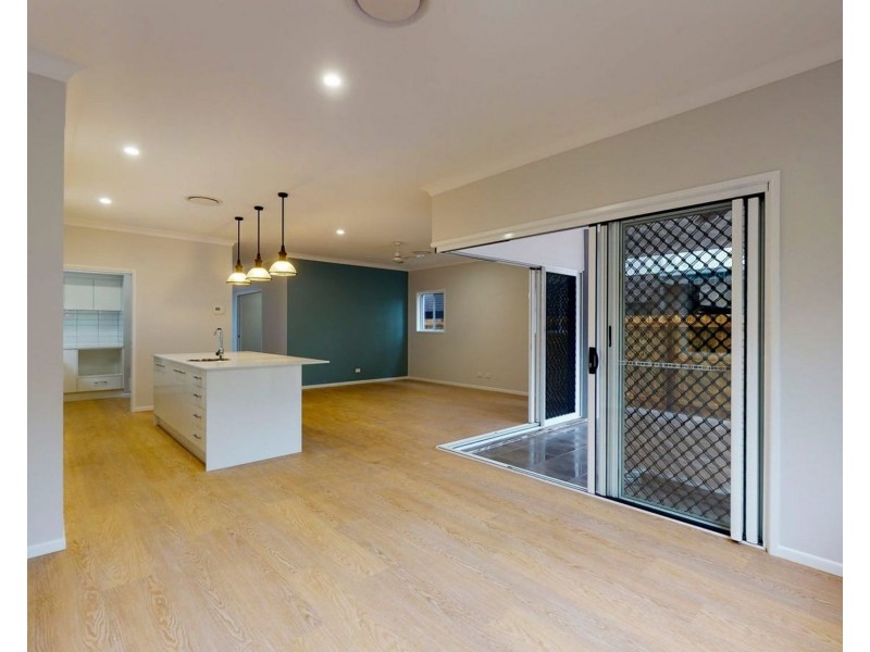 19 Carbethon Street, Manly QLD 4179