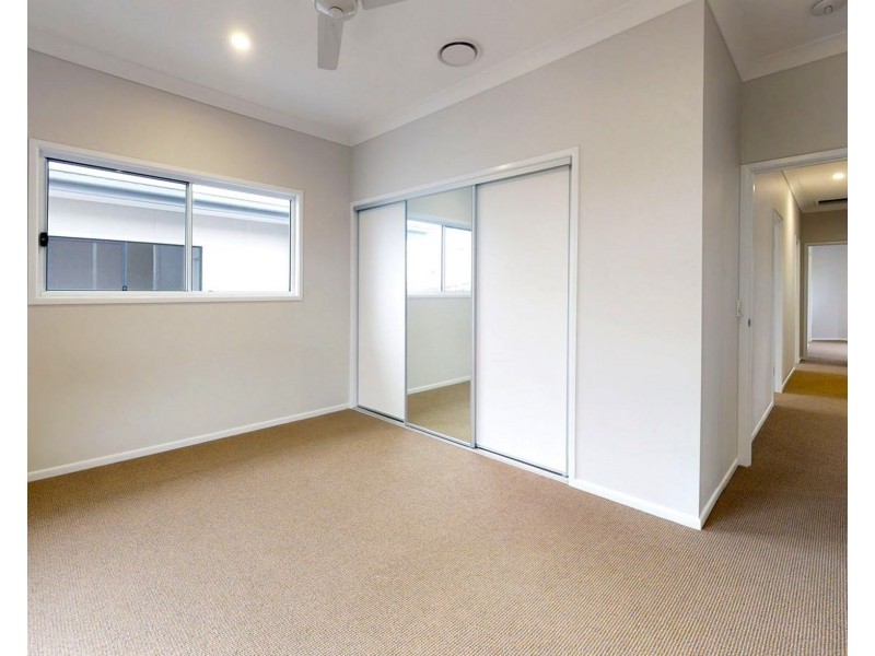 19 Carbethon Street, Manly QLD 4179