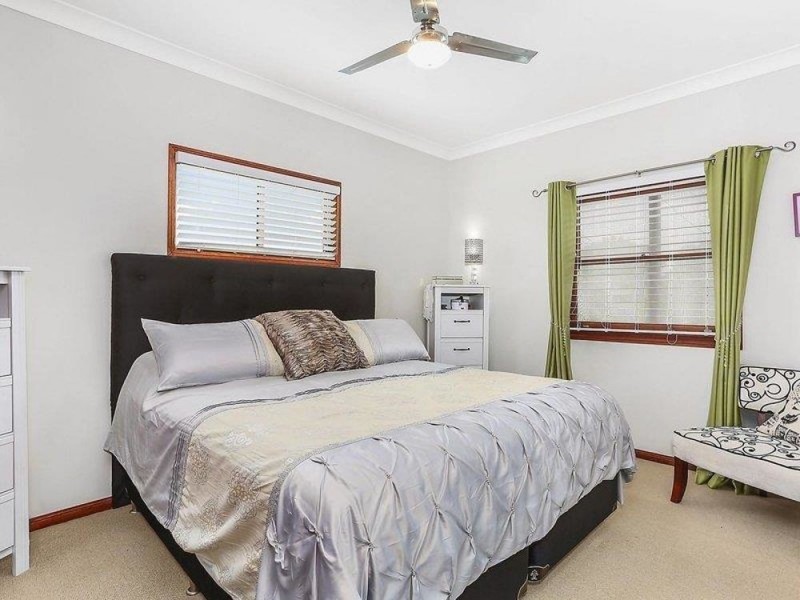 9 Grainger Street, Wynnum QLD 4178