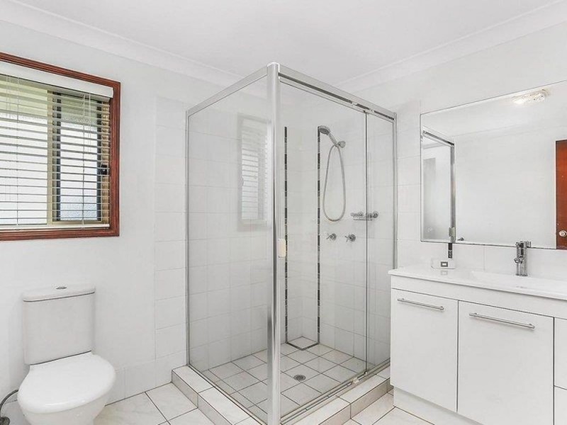 9 Grainger Street, Wynnum QLD 4178