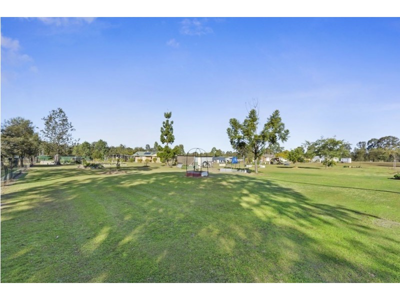 3 Banksia Court, Morton Vale QLD 4343