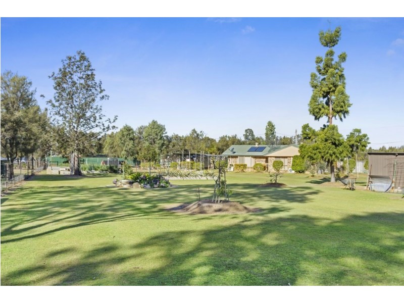 3 Banksia Court, Morton Vale QLD 4343