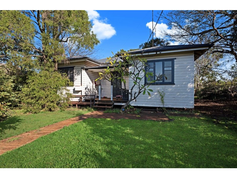 3 Waverley Street, North Toowoomba QLD 4350