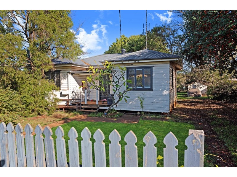 3 Waverley Street, North Toowoomba QLD 4350