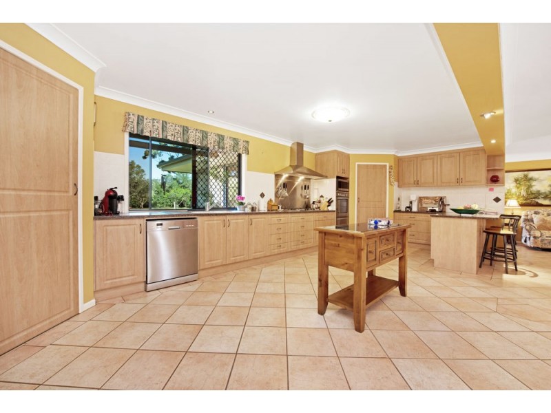 7 Andersson Court, Highfields QLD 4352