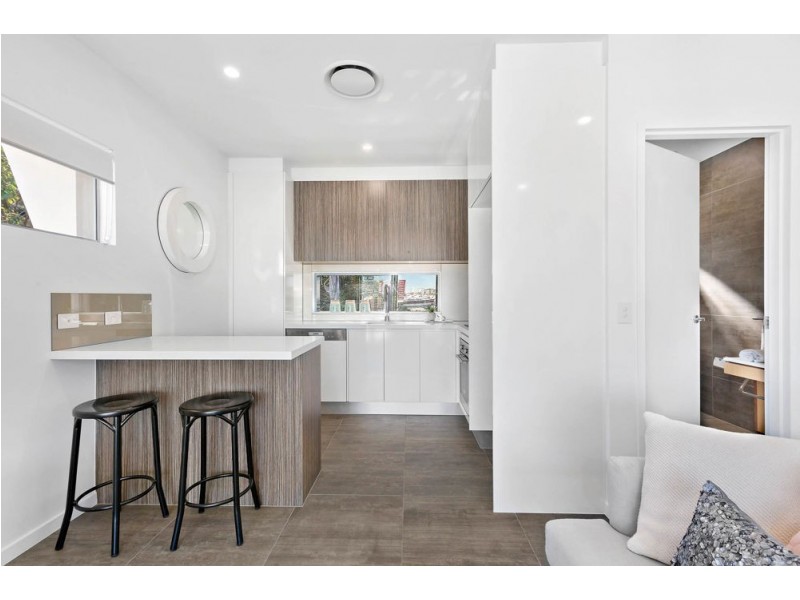 2A Dukinfield Street, Bowen Hills QLD 4006