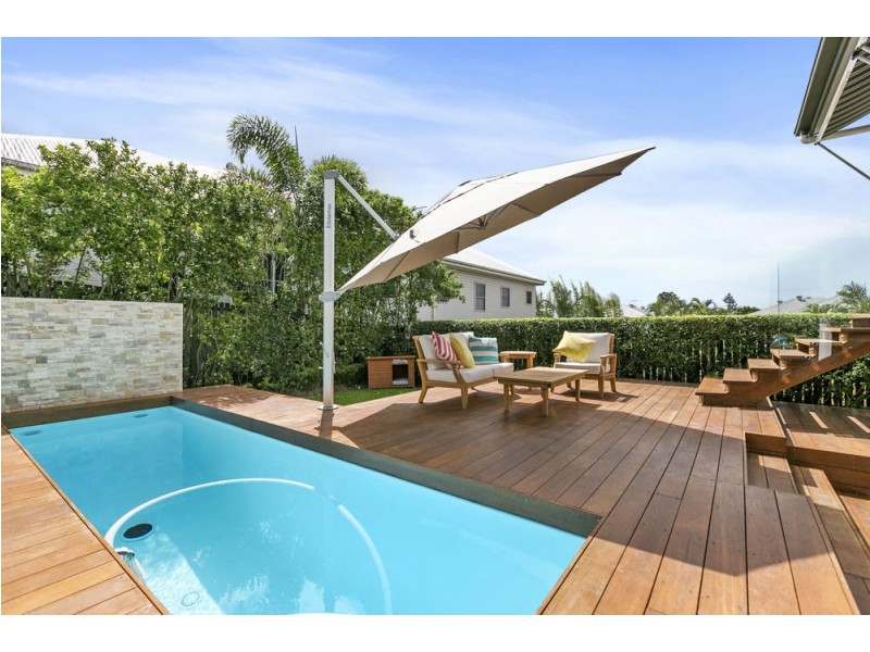 15 Stewart St, Hawthorne QLD 4171