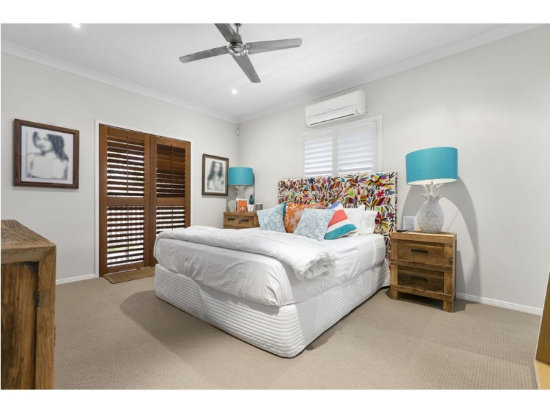 15 Stewart St, Hawthorne QLD 4171
