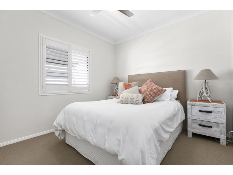 15 Stewart St, Hawthorne QLD 4171