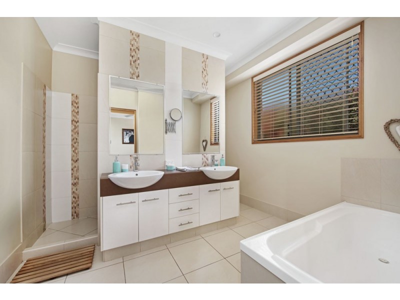 124 Harch Road, Highfields QLD 4352