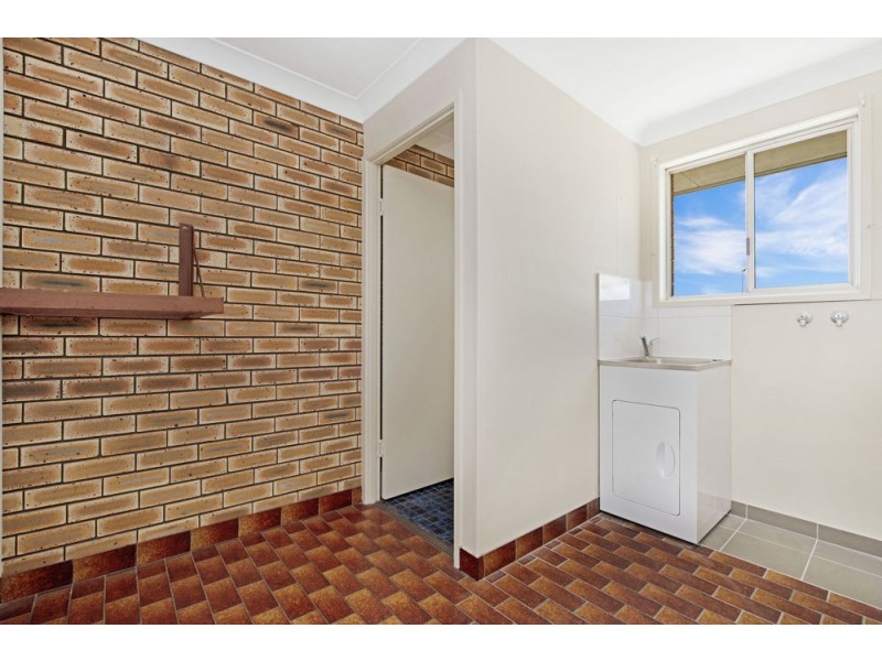2/157 Anzac Ave, Harristown QLD 4350