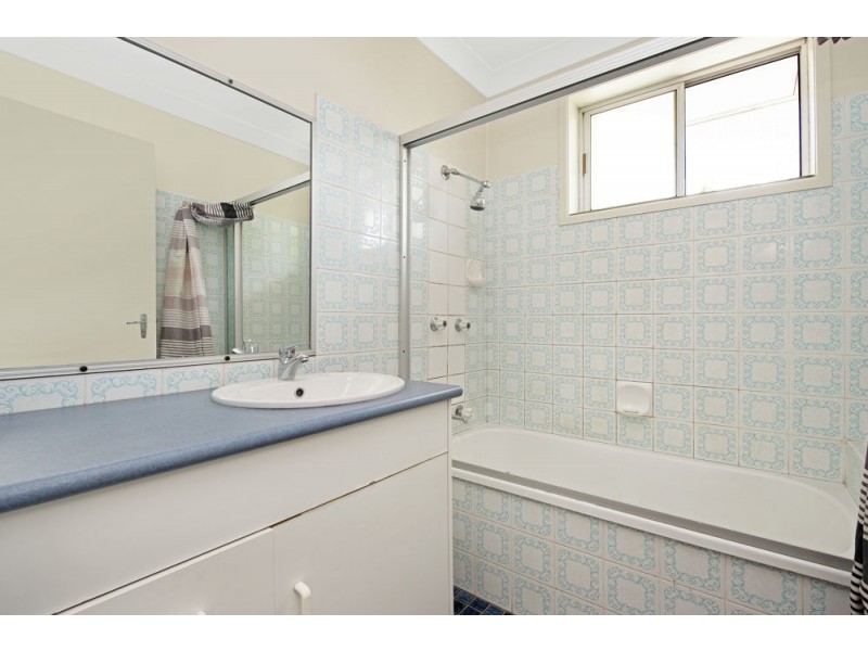 2/157 Anzac Ave, Harristown QLD 4350