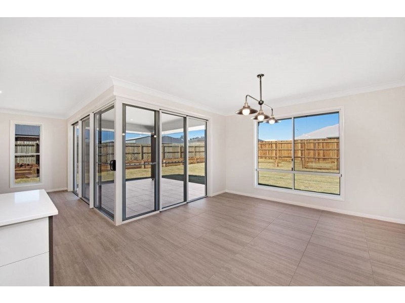 118 Shoesmith Drive, Westbrook QLD 4350