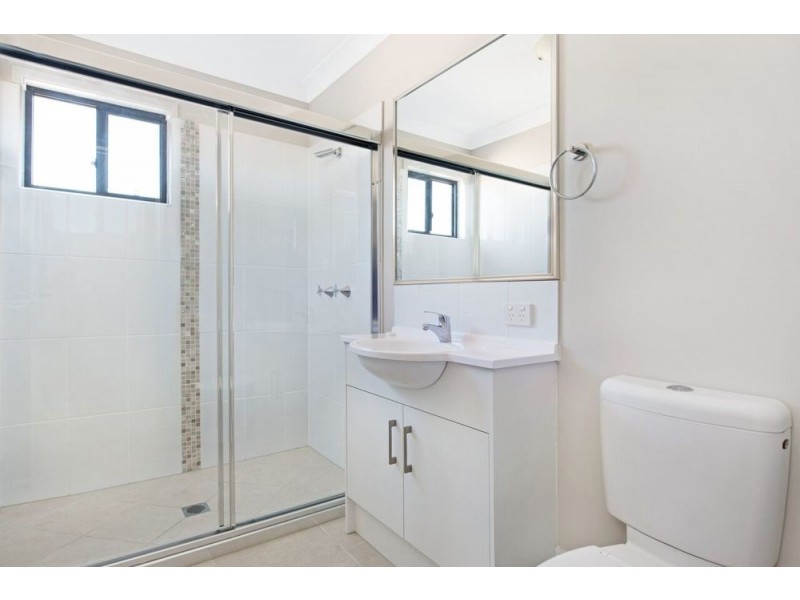 2/1 Orchard Lane, Glenvale QLD 4350